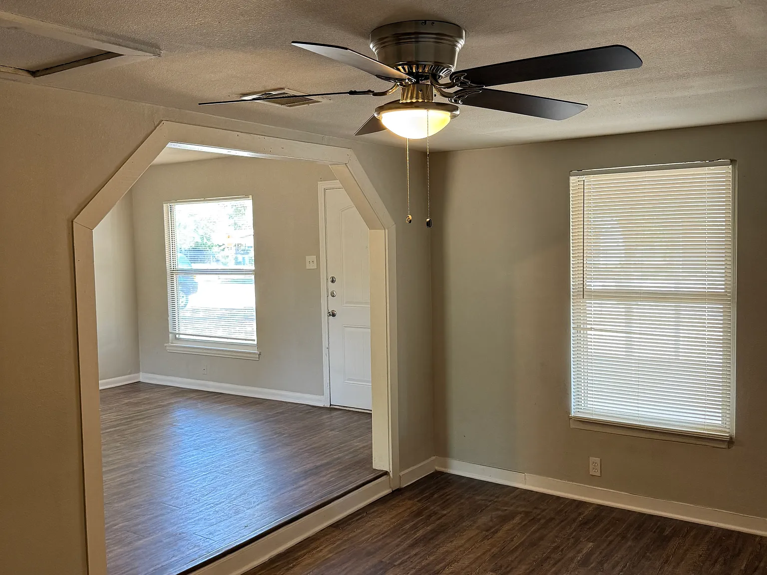 209 Charcliff Dr San Antonio TX 78220 — Photo 4
