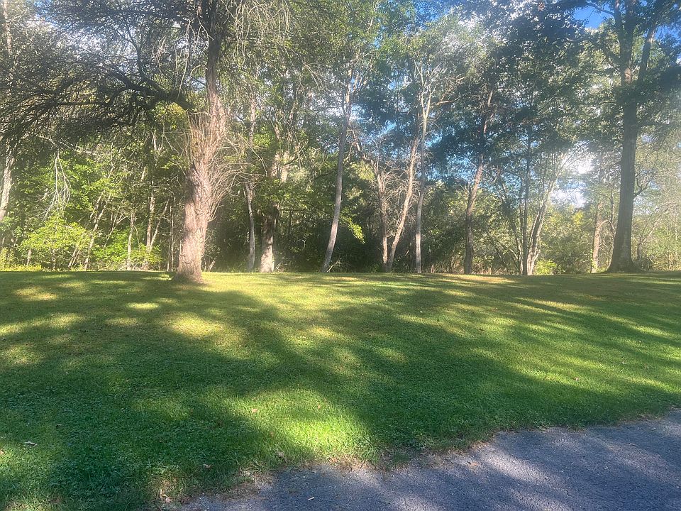 2nd image of Maple Dr