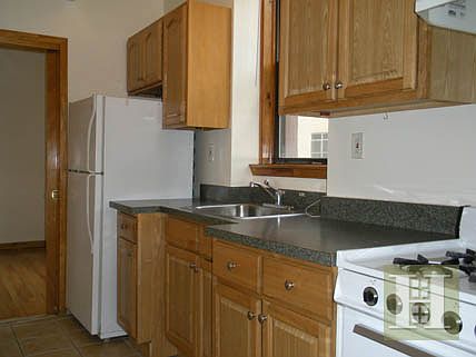 2nd image of 242 E 85th St APT 3B