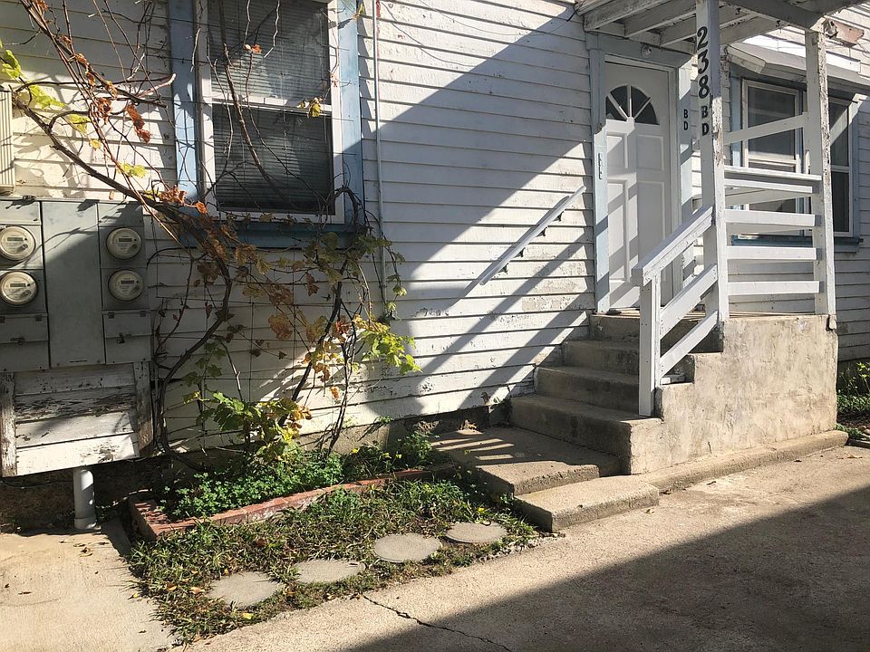 1st image of 238 Bicknell Ave APT D