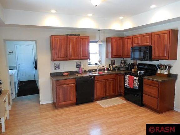 2nd image of 21 Benzel Ave SW