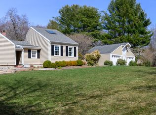 61 Neck Rd, Old Lyme, CT 06371