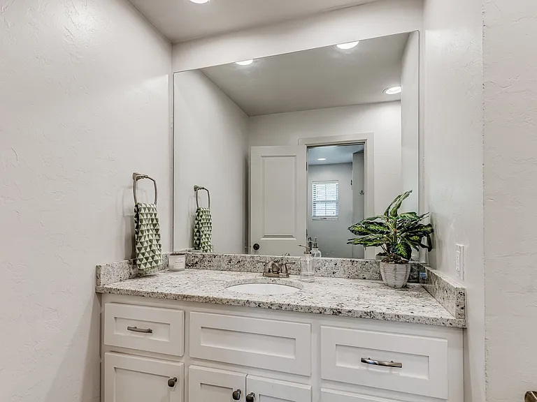801 Rock Hollow Rd — Photo 40