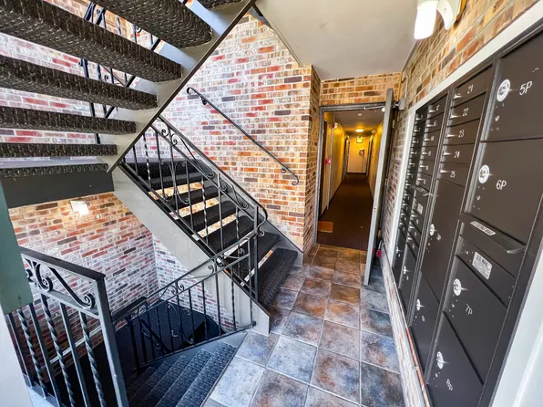 515 East Denny Apartments