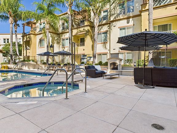 4th image of 9733 Topanga Canyon Blvd APT 405