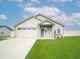 609 Rainier Ave, Moxee, WA 98936