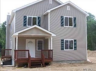 61 10th Ave, Huntington Station, NY 11746