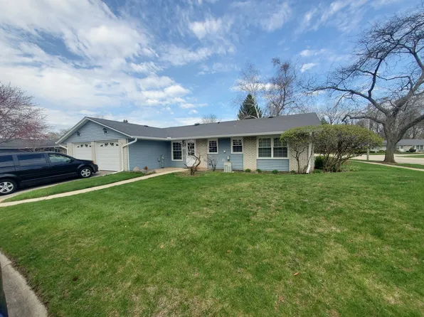 7412 Chevy Chase Ct #16, Fox Lake, IL 60020