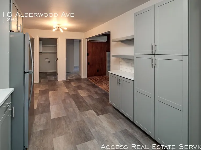 2916 Alderwood Ave — Photo 9