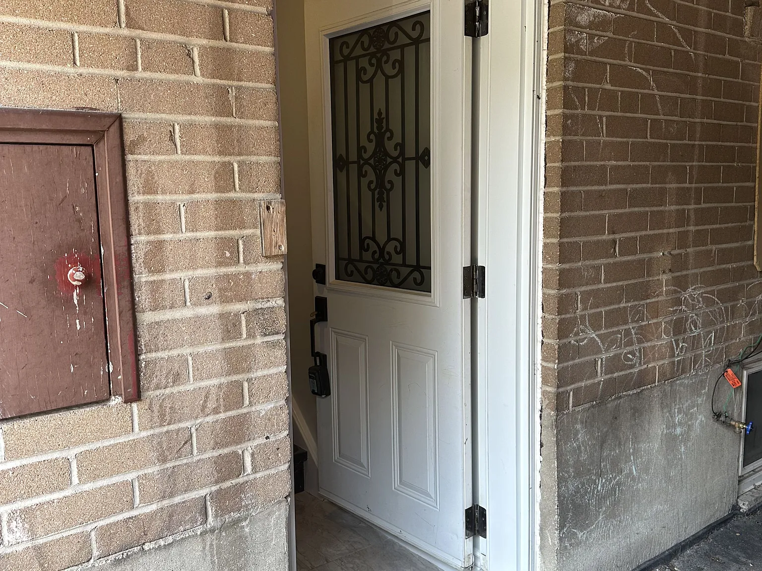 2 bed, $1,699 — Photo 2