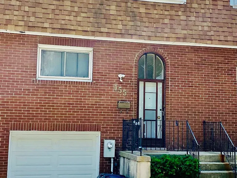 155 Corinthian Blvd — Photo 2