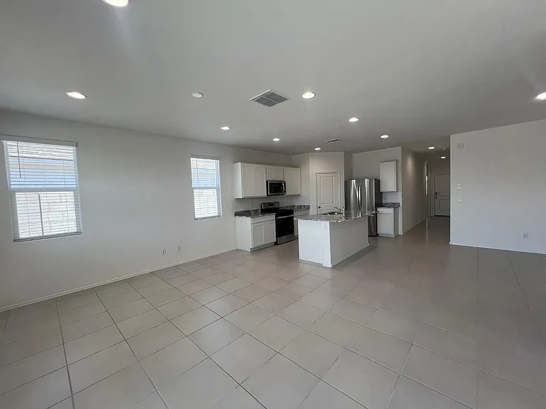 15645 W Desert Hollow Dr — Photo 6