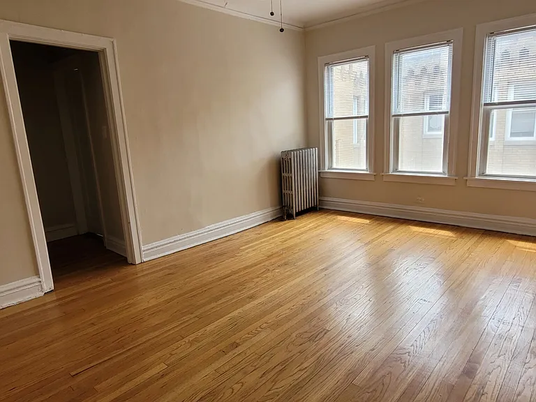 4935 N Whipple St #3E — Photo 3