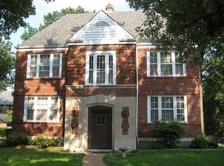 3938 Canterbury Dr, Saint Louis, MO 63121