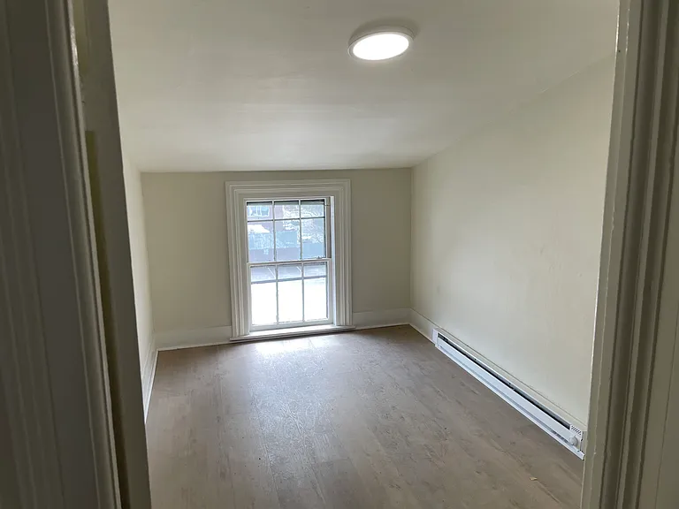 8-138 Prichard St — Photo 6
