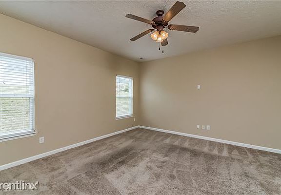 02-LivingRoom