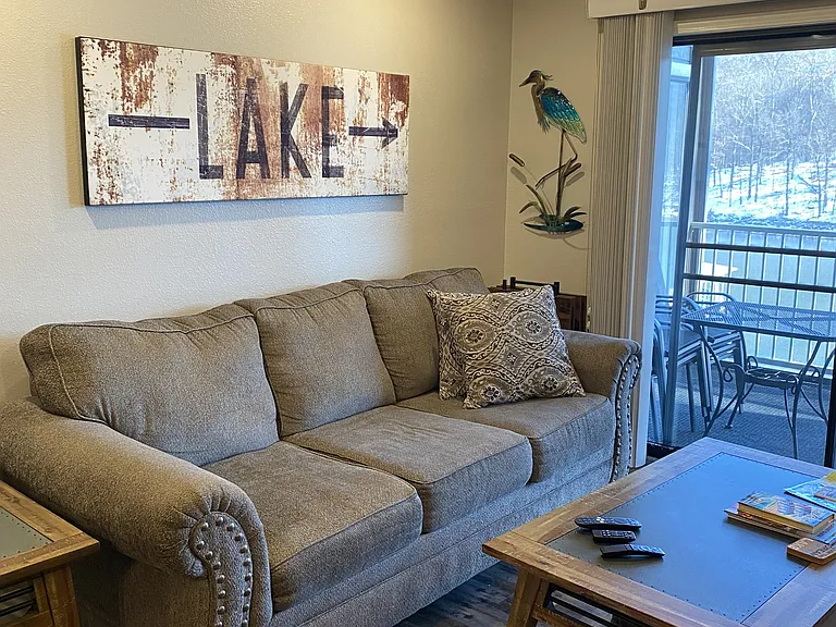 611 Lazy Days Rd — Photo 2