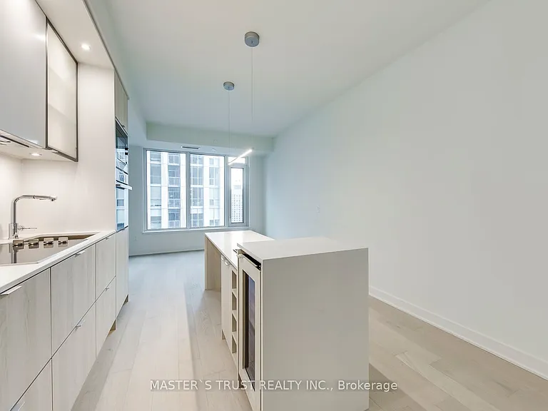 11 Yorkville Ave #2507 — Photo 6