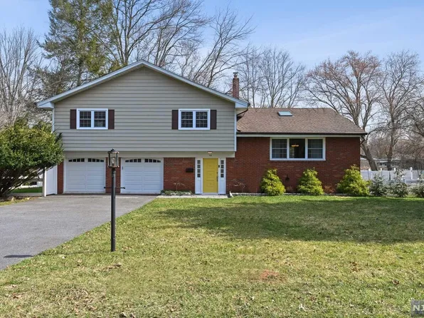 58 Gilmore Ave, Cresskill, NJ 07626