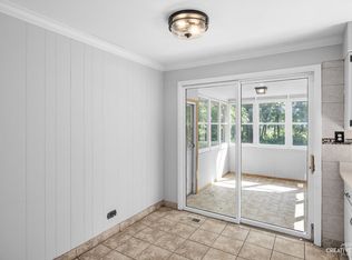 41 Bradford Ln, Oak Brook, IL