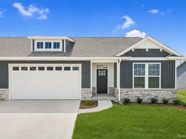 345 McDowell Dr, Howell, MI 48843