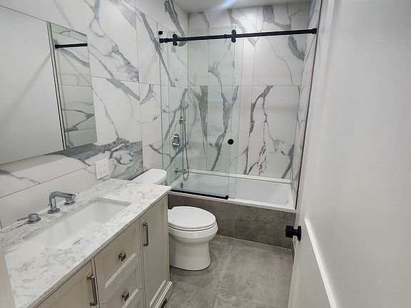 4th image of 14 Hausman St #1L