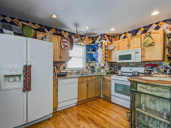 3rd image of 31 Kuhl Ave