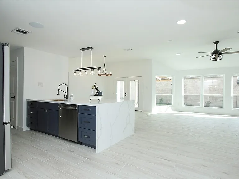 8518 Furlong Ln — Photo 20