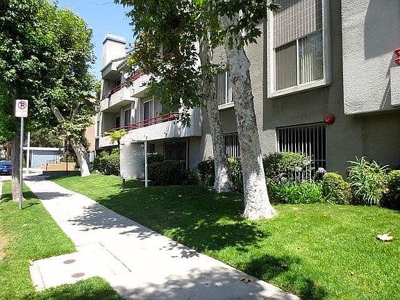 3rd image of 10933 Huston St APT 215