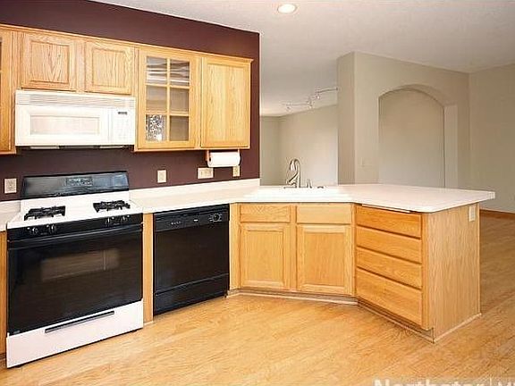 4th image of 185 Christenson Ct NE
