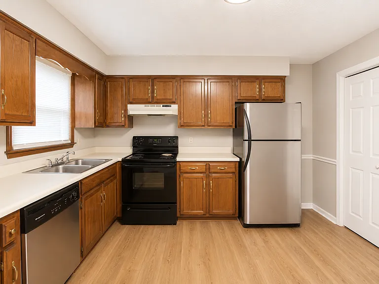 1000 Brown Ave — Photo 10
