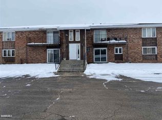 1768 S Hance Dr, Freeport, IL 61032