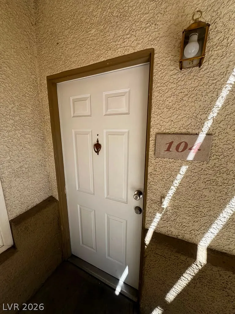 2 bed, 2.0 bath, 1369 sqft, $1,500 — Photo 1