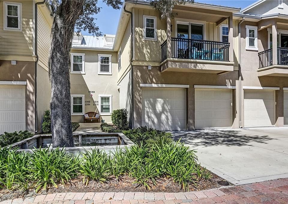 1st image of 95068 Summerwoods Cres #2206