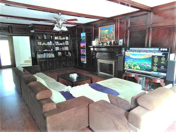4 bed, 3.5 bath, 3819 sqft, $5,500 — Photo 4