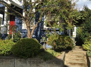 326 Dewey Pl E, Seattle, WA 98112