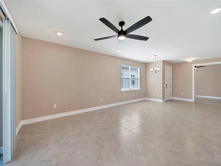 305 Ibiza Loop — Photo 6