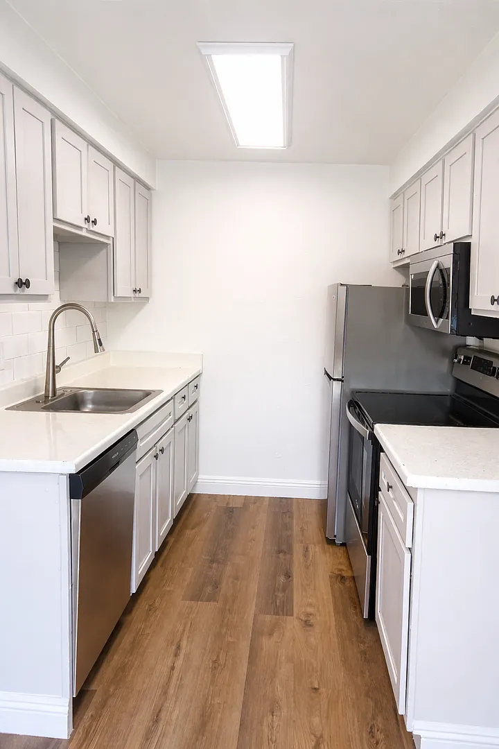 Elm Glen Apartments — Photo 4