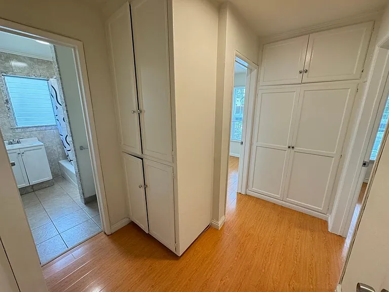 835 Bay St #1 — Photo 9