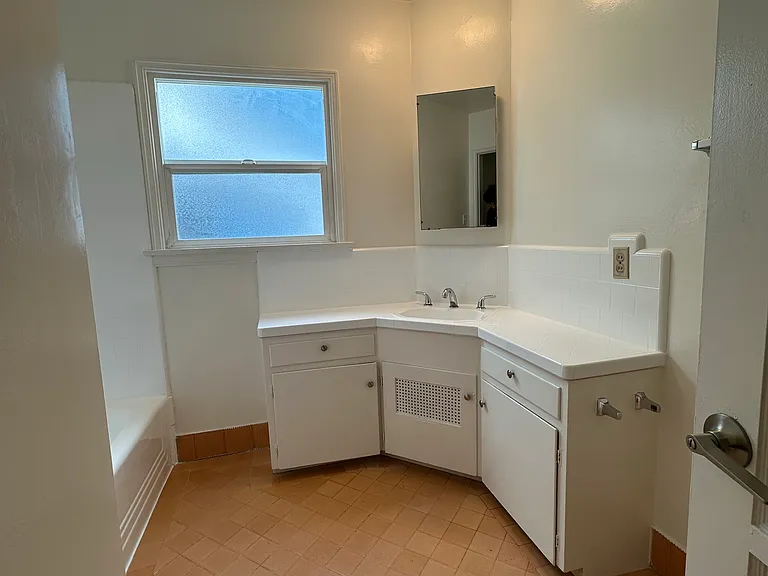 769 E Doran St #769 — Photo 15
