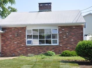 560 Central Ave, Spring Lake, NJ 07762