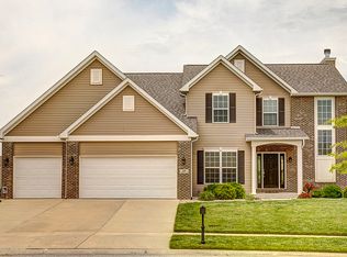 218 Shawnee Ct, O'Fallon, IL 62269