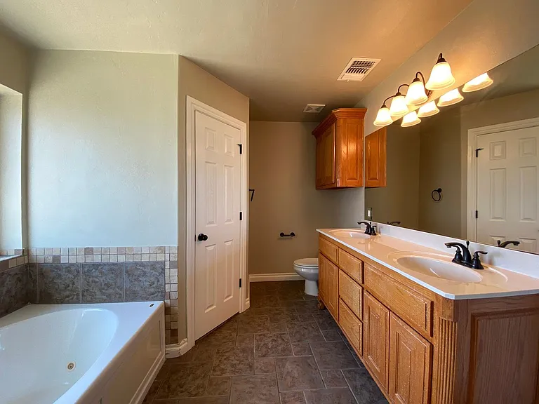 3017 Line Dr — Photo 10