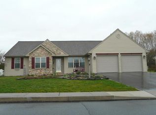 202 Forget Me Not Dr, Ephrata, PA 17522