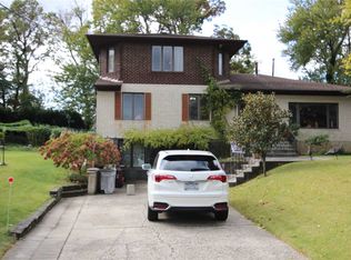 198-46 Epsom Cors, Hollis, NY 11423