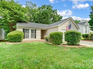 1713 Oakdale Green Dr, Charlotte, NC