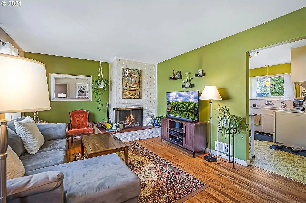 2 bed, 850 sqft, $2,125 — Photo 2