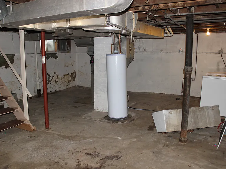 2430 Superior St — Photo 19