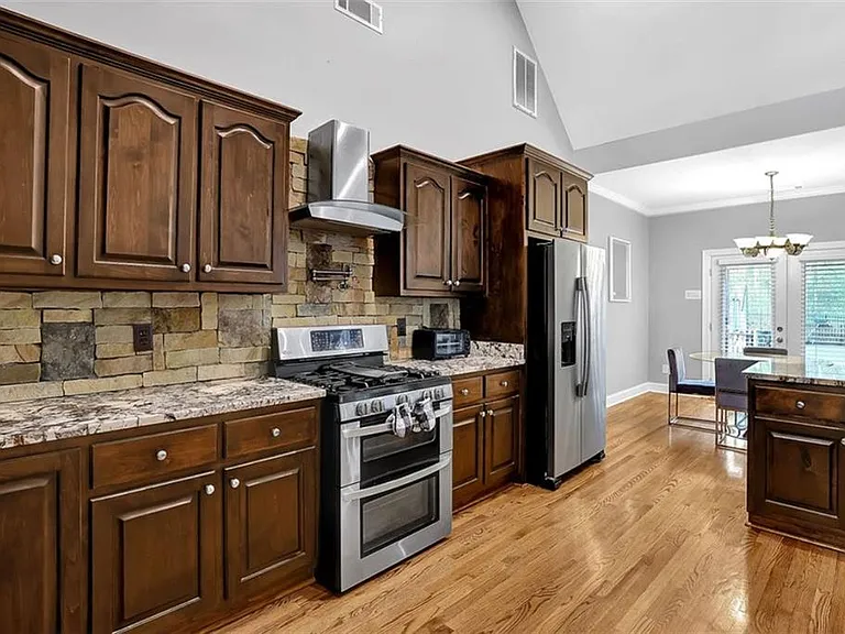110 Stanley Oaks Pl — Photo 7