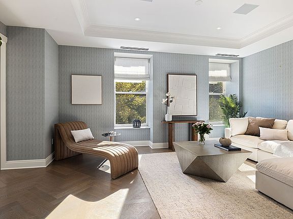 4th image of 101 W 78th St #5B